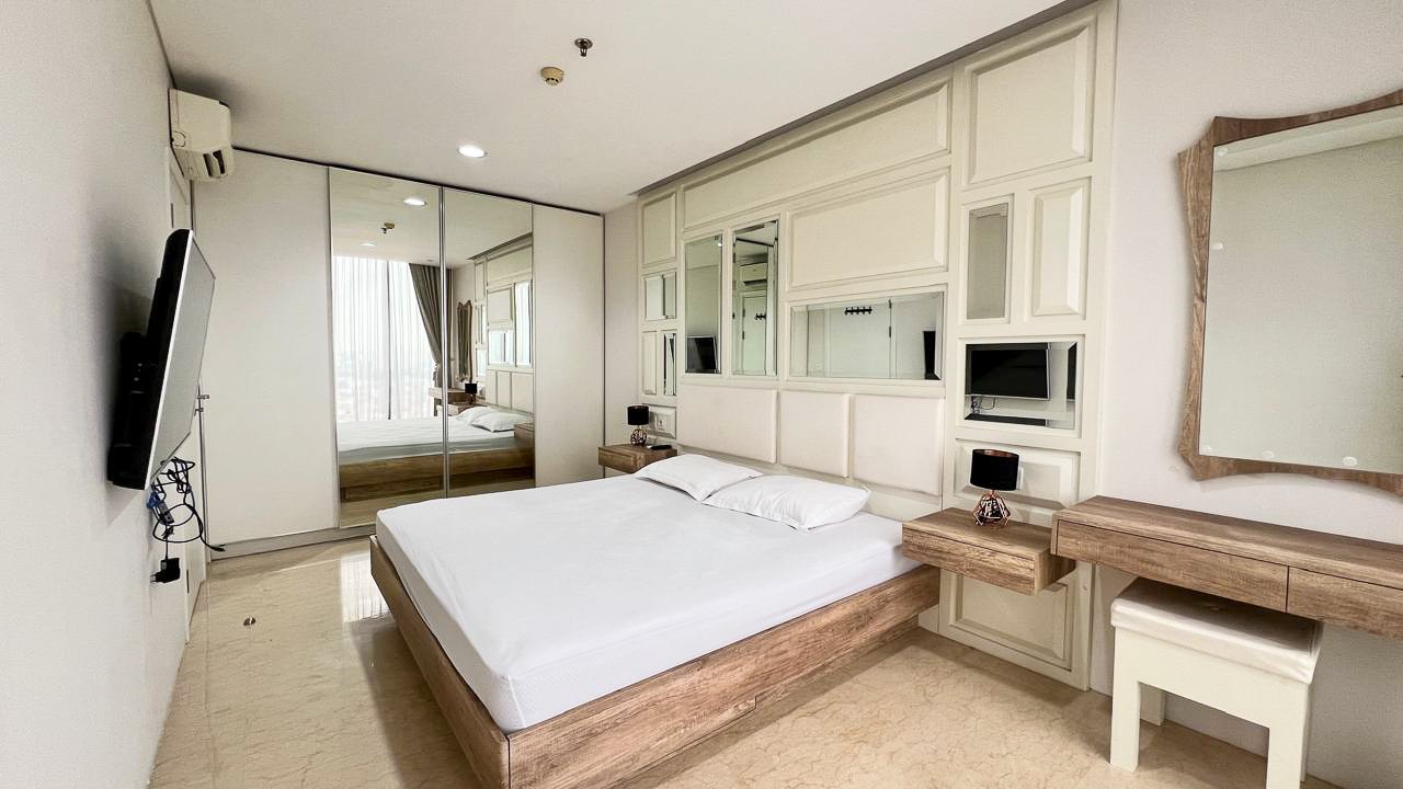 L'Avenue Apartment