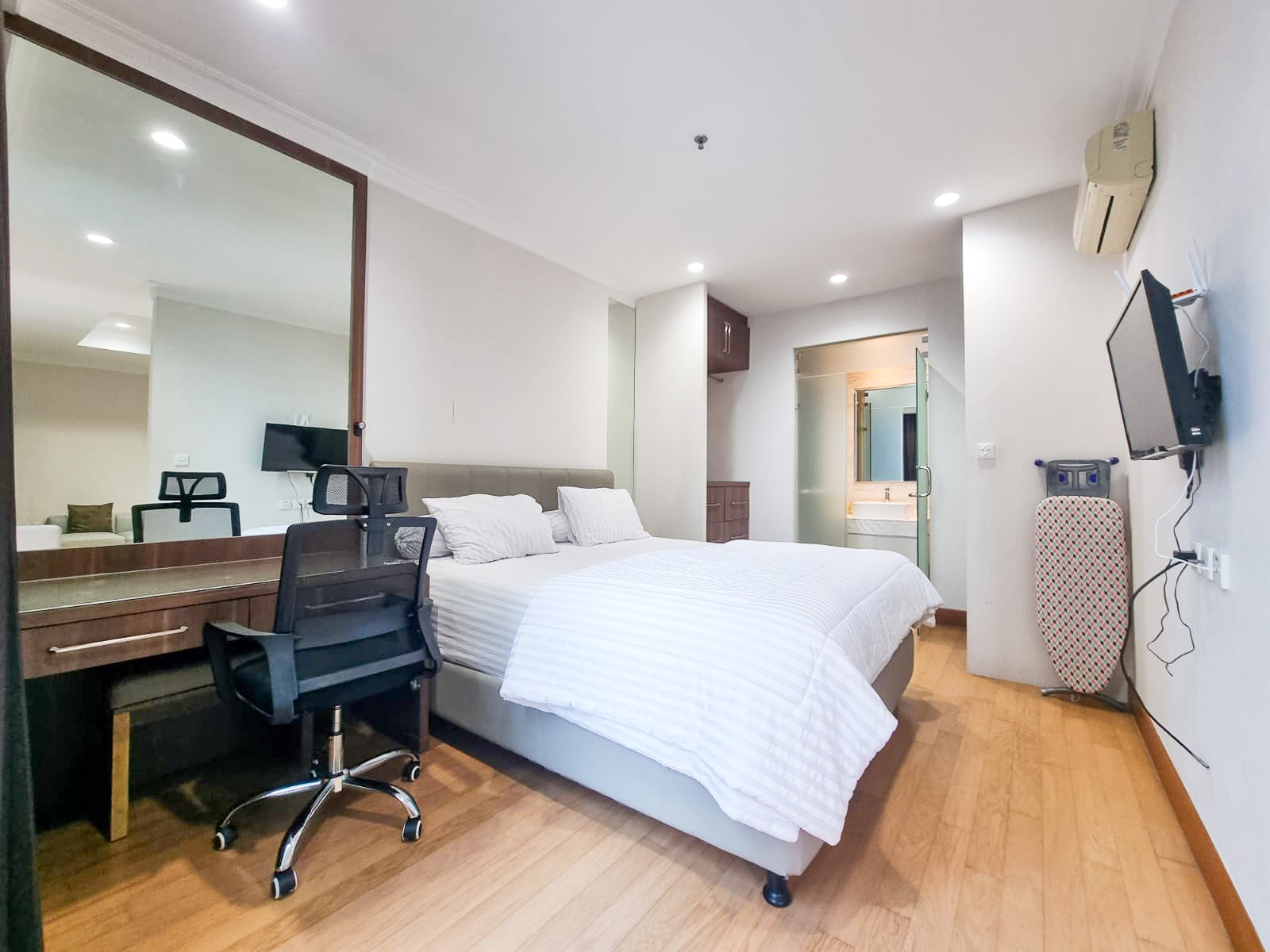 Residence 8