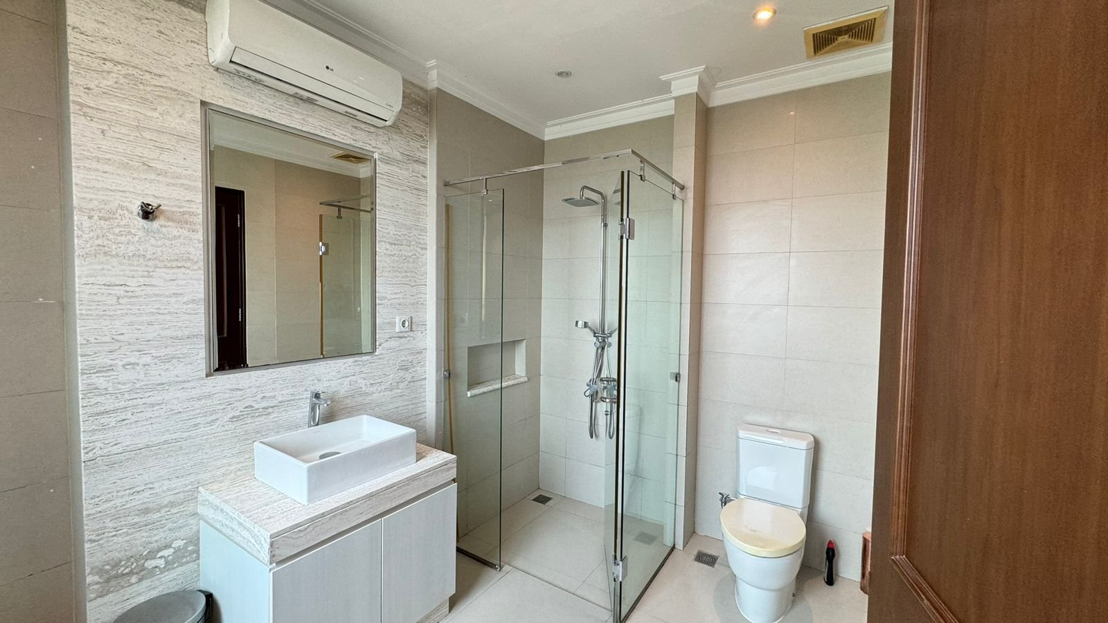 Residence 8