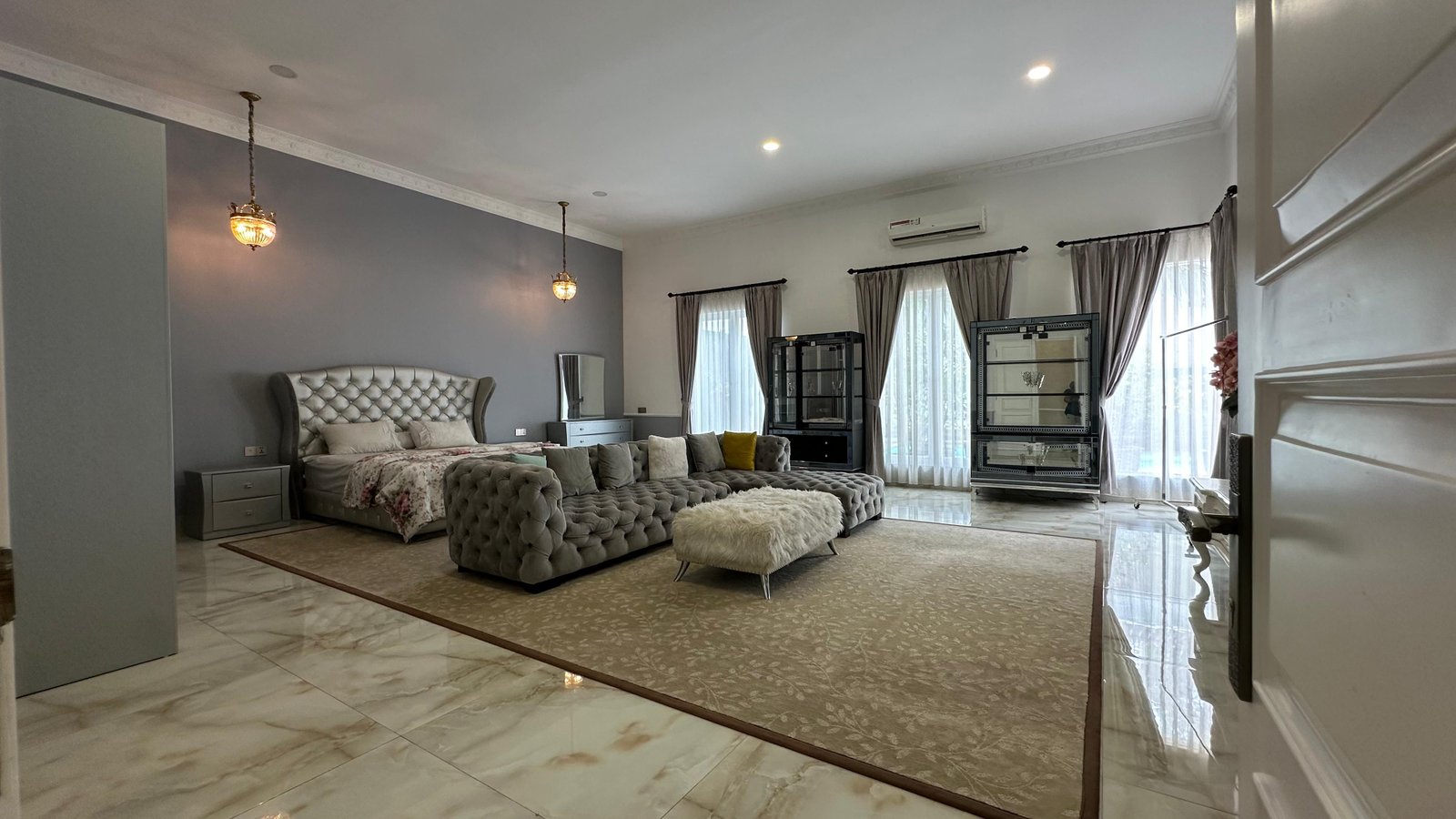 Rumah 5 Kamar Menteng, Jakarta.
