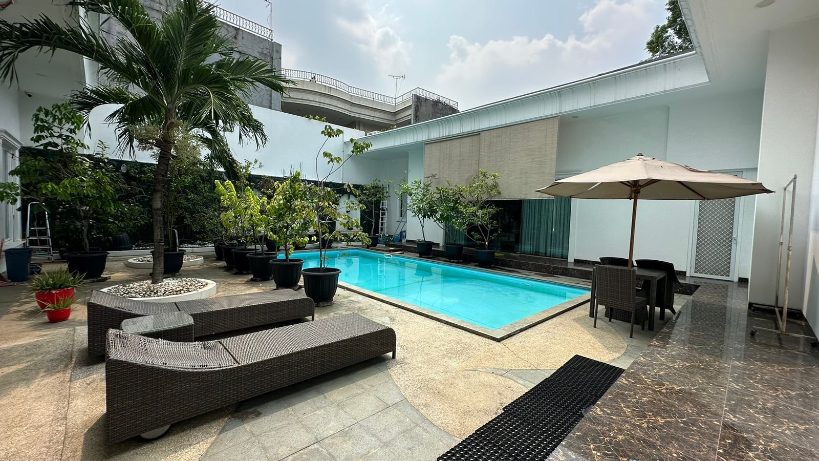Rumah 5 Kamar Menteng, Jakarta.