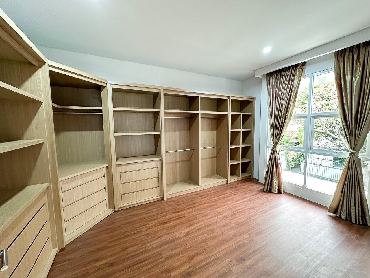 Rumah 5 Kamar Kuningan Jakarta Selatan