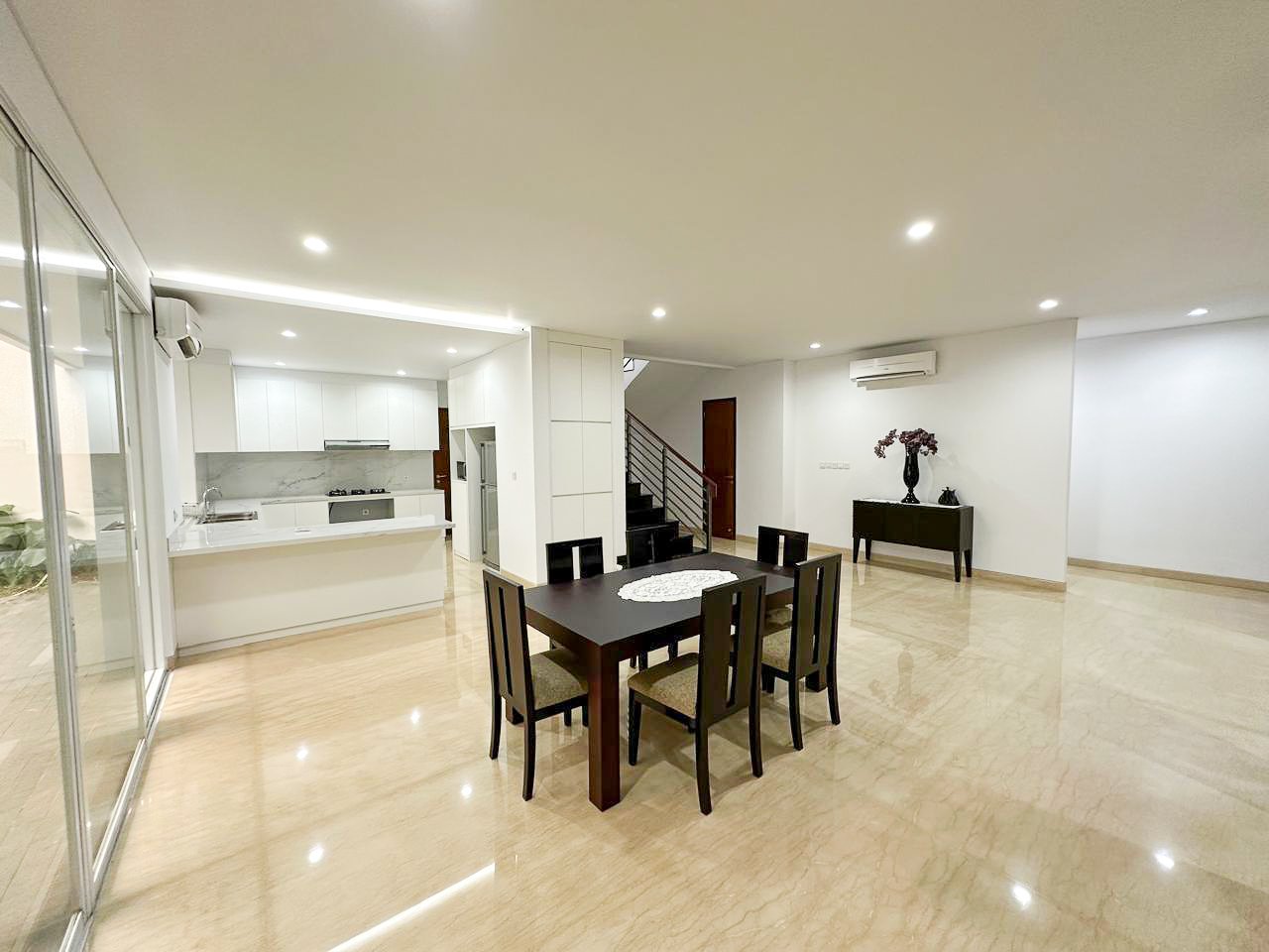 Rumah 5 Kamar Kuningan Jakarta Selatan