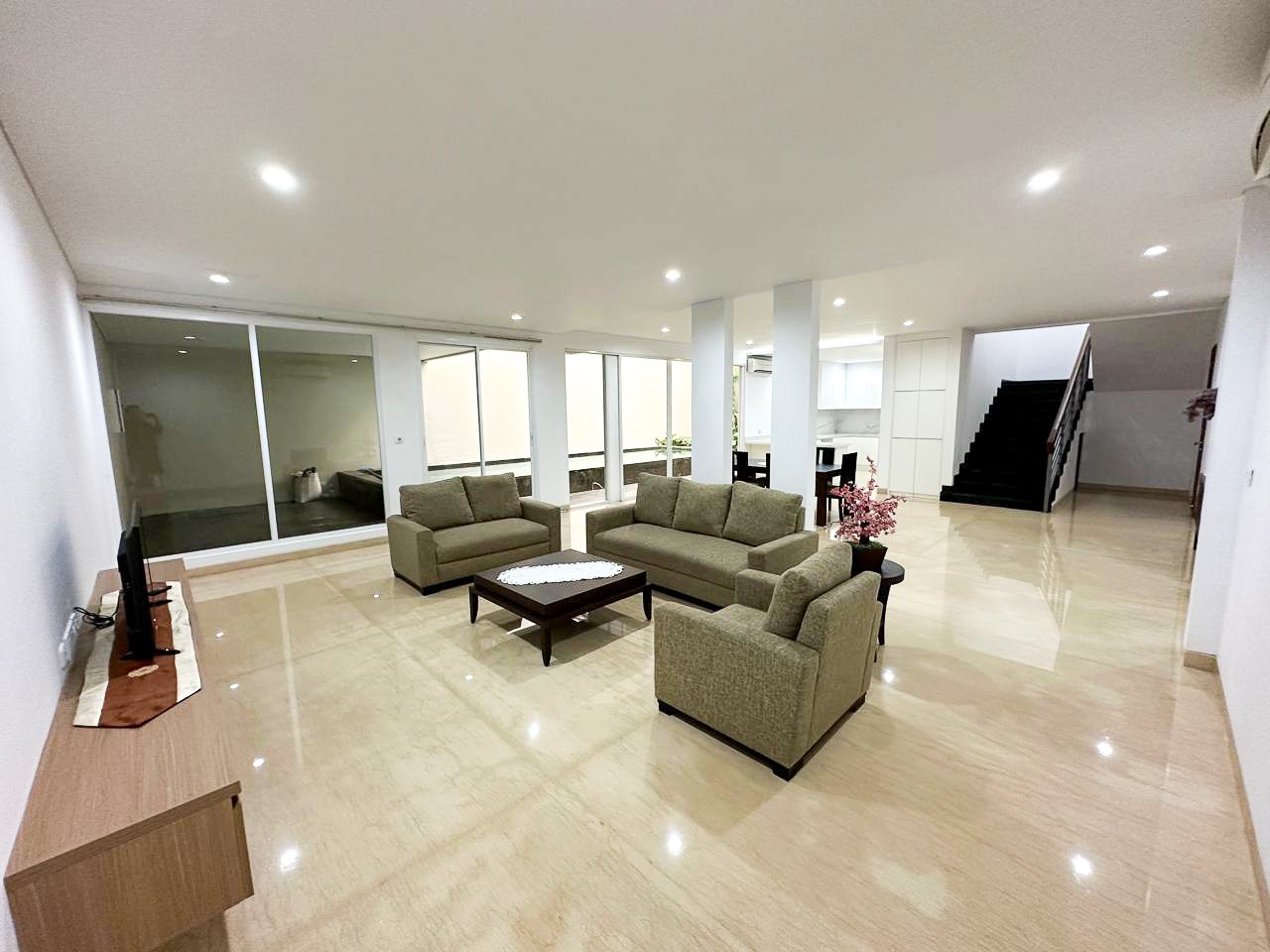 Rumah 5 Kamar Kuningan Jakarta Selatan