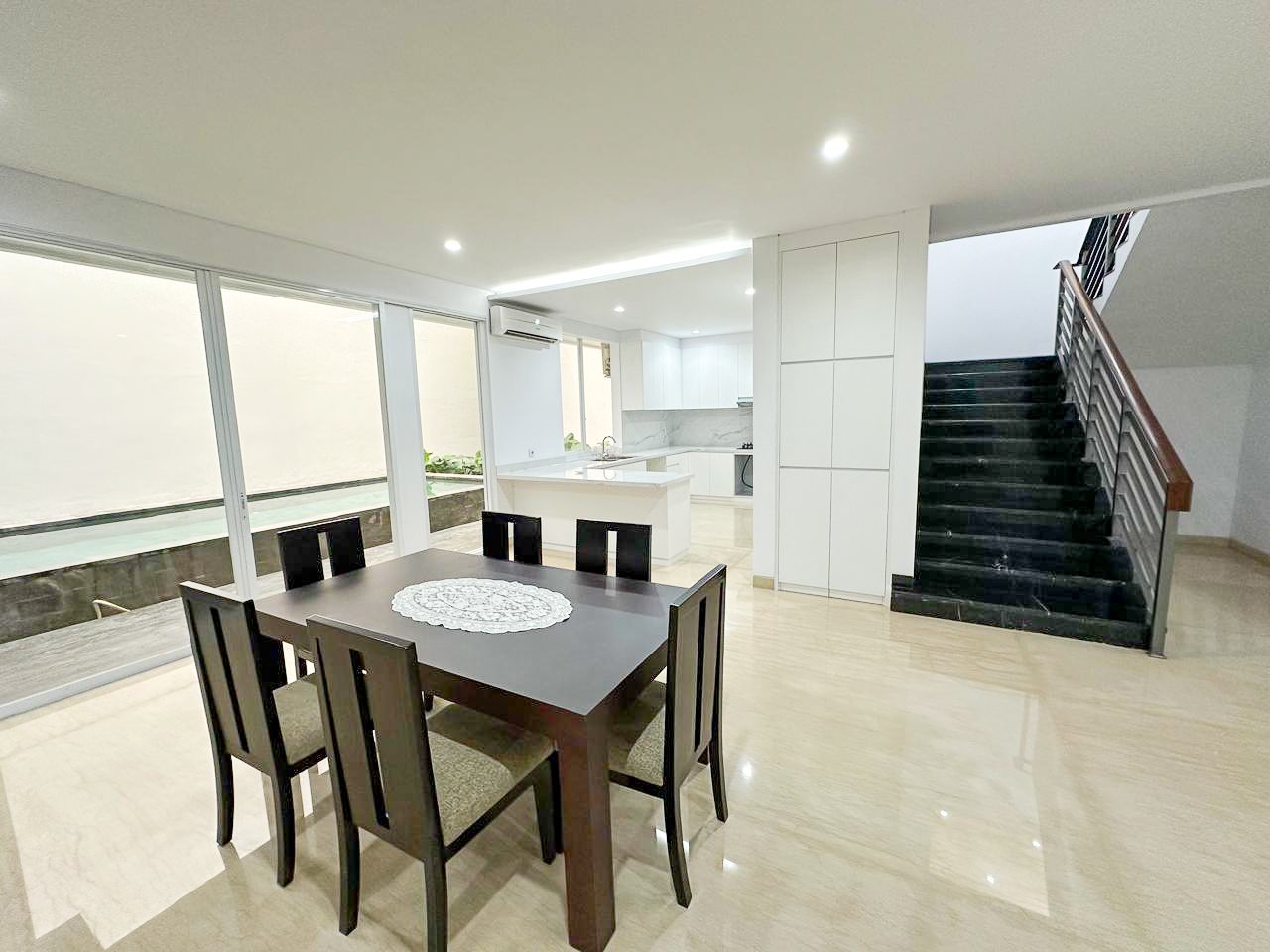 Rumah 5 Kamar Kuningan Jakarta Selatan