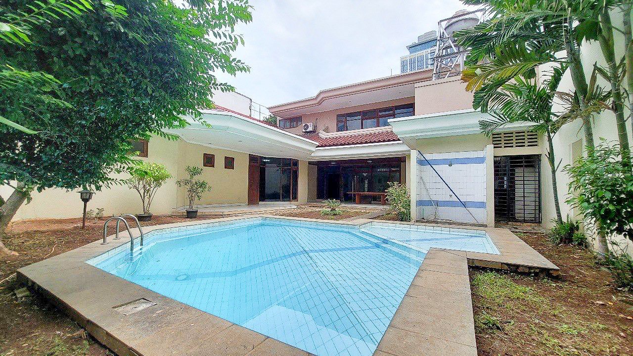 Rumah 4 Kamar Menteng, Jakarta.