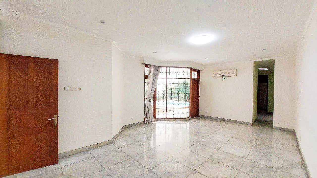 Rumah 4 Kamar Menteng, Jakarta.