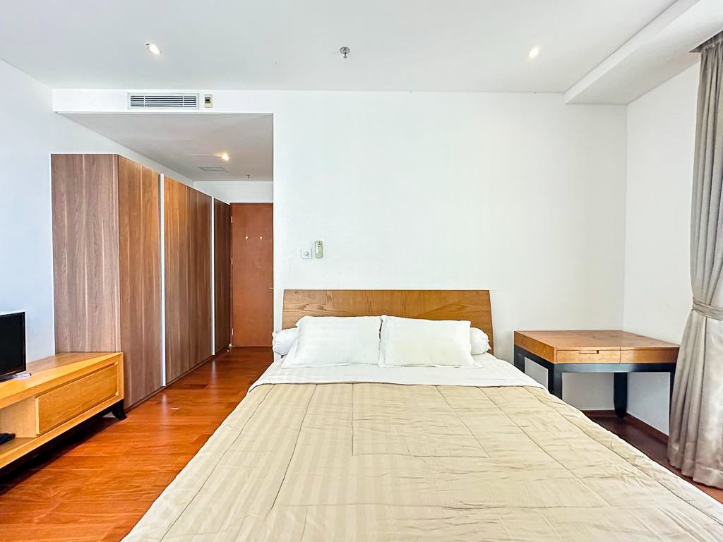 Senopati Suites
