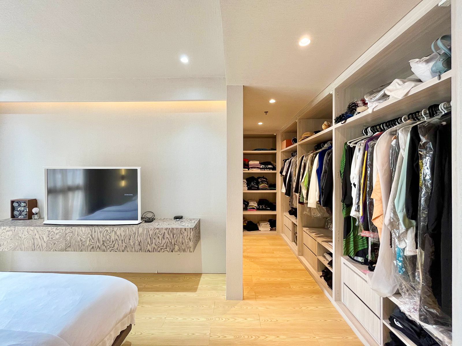 Senopati suites